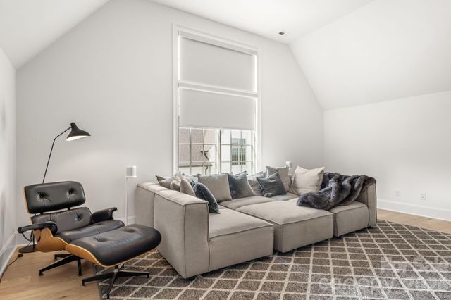 1355 S Kings Drive, Charlotte, NC 28207