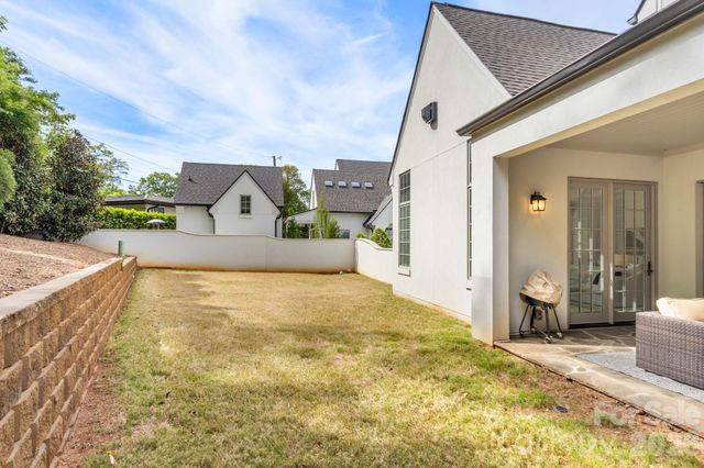 1355 S Kings Drive, Charlotte, NC 28207