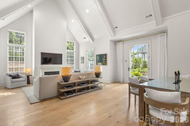 1355 S Kings Drive, Charlotte, NC 28207