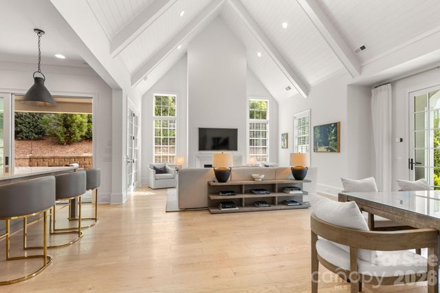 1355 S Kings Drive, Charlotte, NC 28207