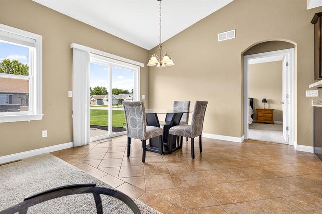 1579 LONE OAK DRIVE, Neenah, WI 54956