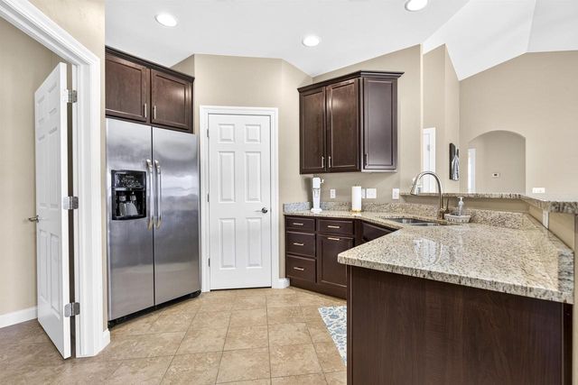 1579 LONE OAK DRIVE, Neenah, WI 54956