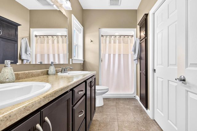 1579 LONE OAK DRIVE, Neenah, WI 54956