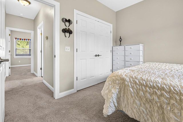 1579 LONE OAK DRIVE, Neenah, WI 54956