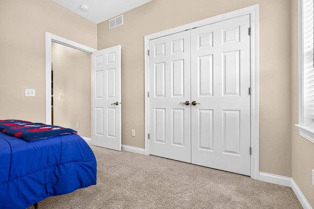 1579 LONE OAK DRIVE, Neenah, WI 54956