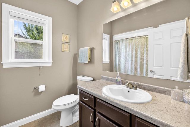 1579 LONE OAK DRIVE, Neenah, WI 54956