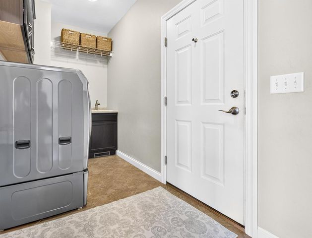 1579 LONE OAK DRIVE, Neenah, WI 54956