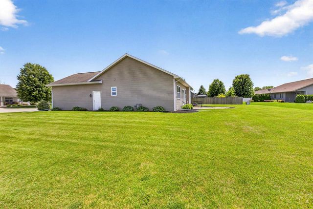 1579 LONE OAK DRIVE, Neenah, WI 54956
