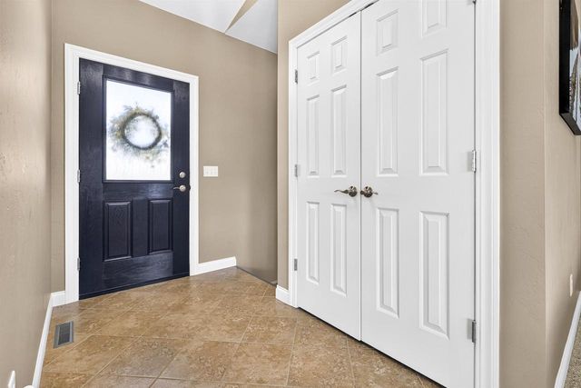 1579 LONE OAK DRIVE, Neenah, WI 54956