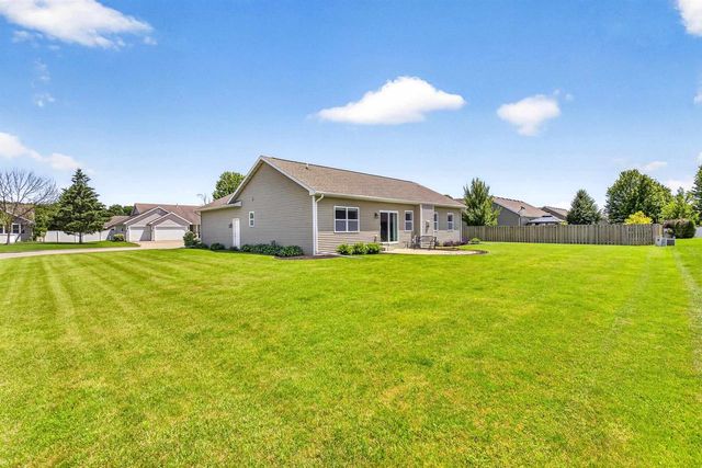 1579 LONE OAK DRIVE, Neenah, WI 54956