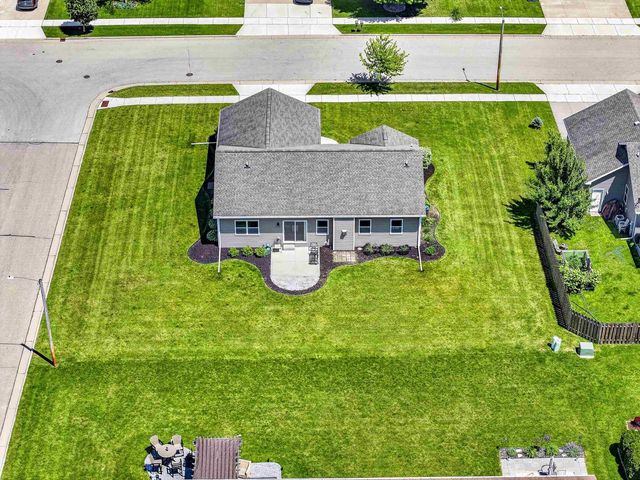 1579 LONE OAK DRIVE, Neenah, WI 54956