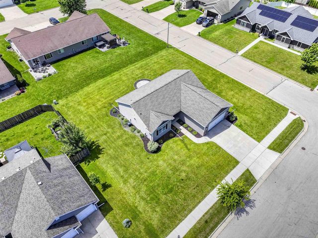 1579 LONE OAK DRIVE, Neenah, WI 54956