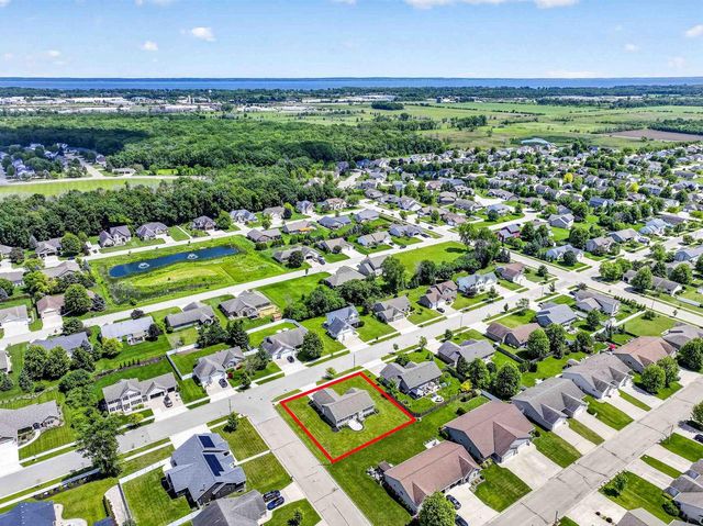 1579 LONE OAK DRIVE, Neenah, WI 54956