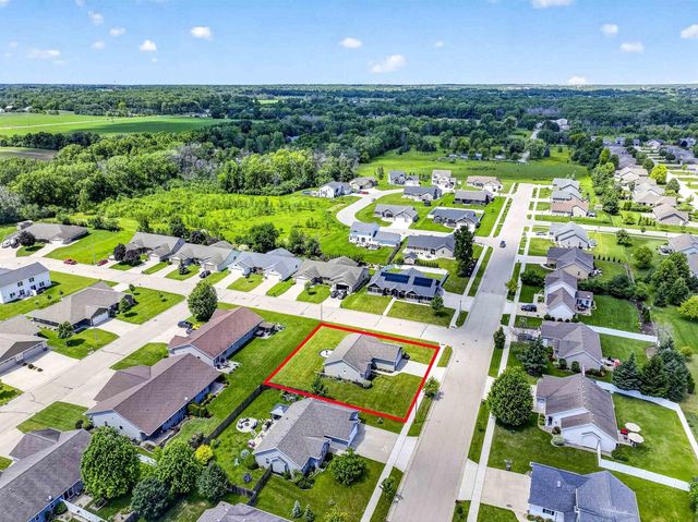 1579 LONE OAK DRIVE, Neenah, WI 54956