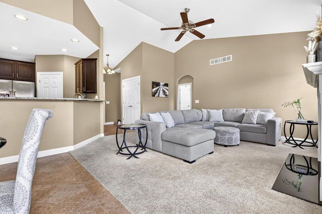 1579 LONE OAK DRIVE, Neenah, WI 54956
