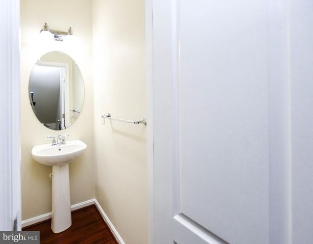 404 AVA WAY NE, Washington, DC 20017