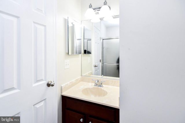 404 AVA WAY NE, Washington, DC 20017