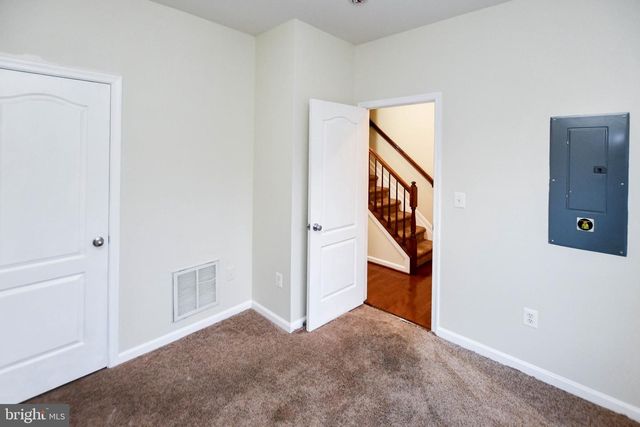 404 AVA WAY NE, Washington, DC 20017