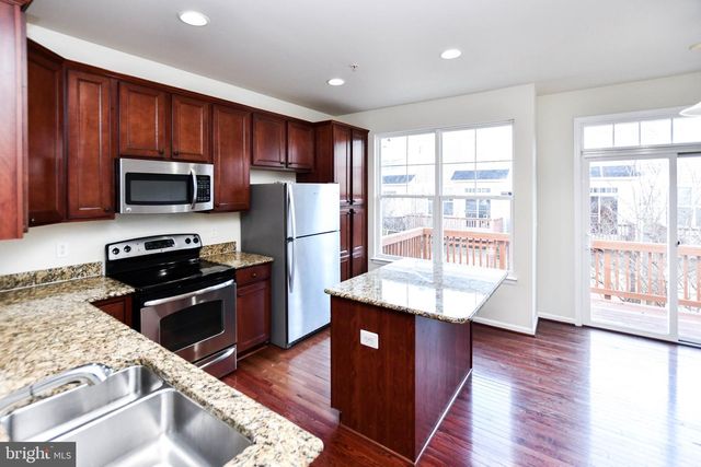 404 AVA WAY NE, Washington, DC 20017