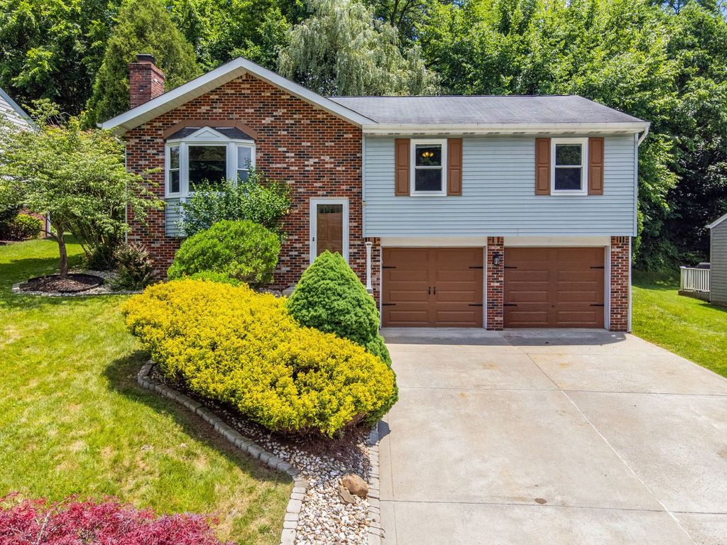 315 Fairview Drive, Manor, PA 15642