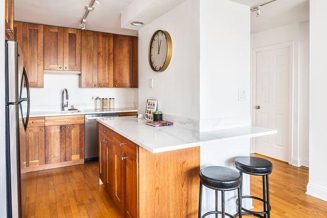 450 W Briar Place 7G, Chicago, IL 60657