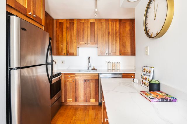 450 W Briar Place 7G, Chicago, IL 60657