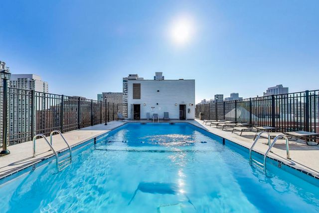 450 W Briar Place 7G, Chicago, IL 60657