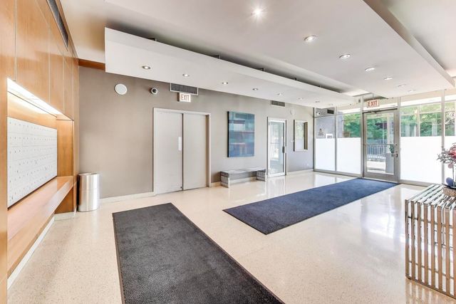 450 W Briar Place 7G, Chicago, IL 60657