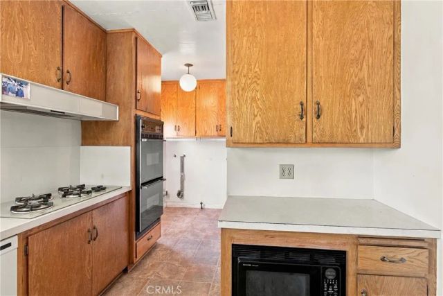 2043 N Maple, Burbank, CA 91505