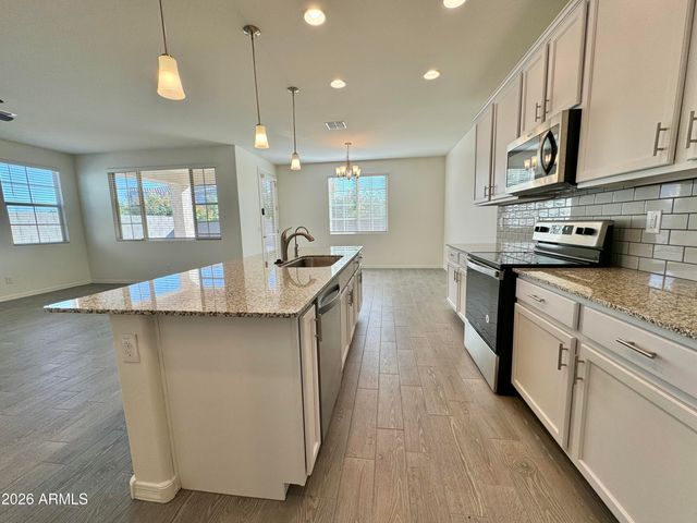 905 S CANAL Drive 5, Chandler, AZ 85225