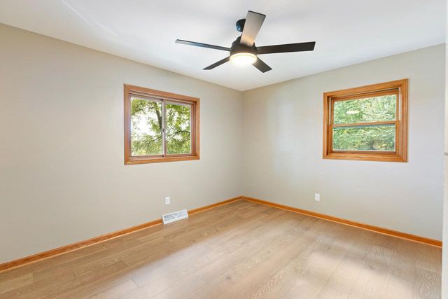 142 Riverside DRIVE, Waterford, WI 53185