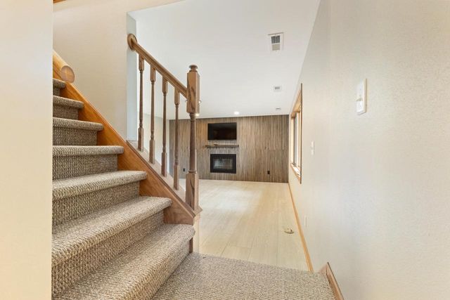 142 Riverside DRIVE, Waterford, WI 53185