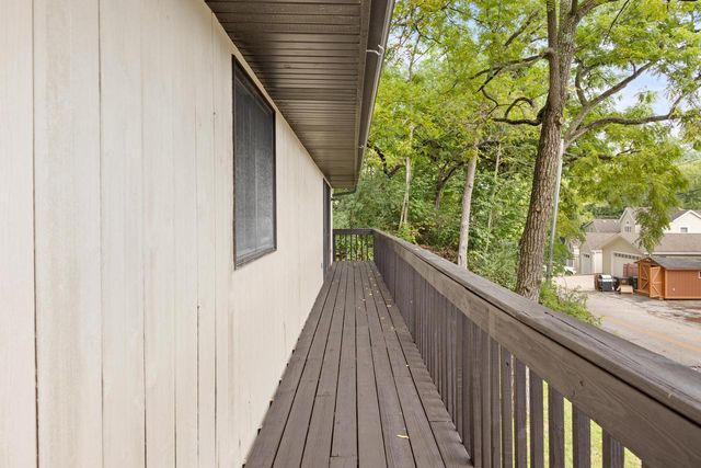 142 Riverside DRIVE, Waterford, WI 53185