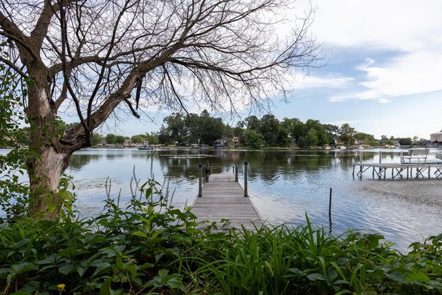 142 Riverside DRIVE, Waterford, WI 53185