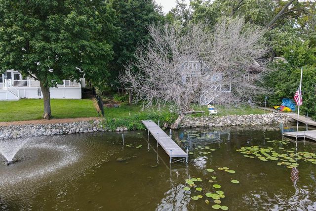 142 Riverside DRIVE, Waterford, WI 53185