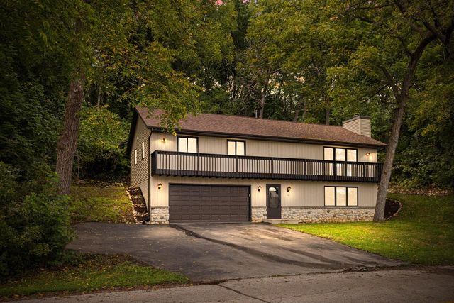 142 Riverside DRIVE, Waterford, WI 53185