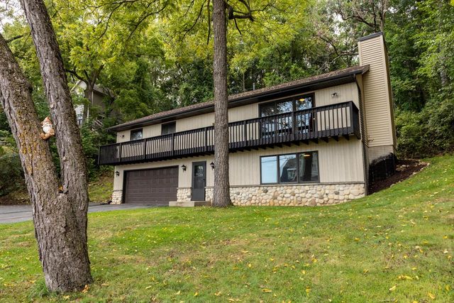 142 Riverside DRIVE, Waterford, WI 53185