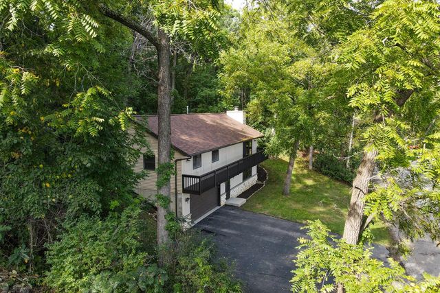 142 Riverside DRIVE, Waterford, WI 53185