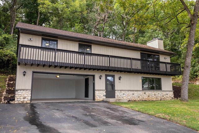 142 Riverside DRIVE, Waterford, WI 53185