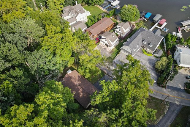 142 Riverside DRIVE, Waterford, WI 53185