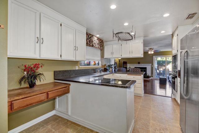 6600 Indian River Dr, Citrus Heights, CA 95621