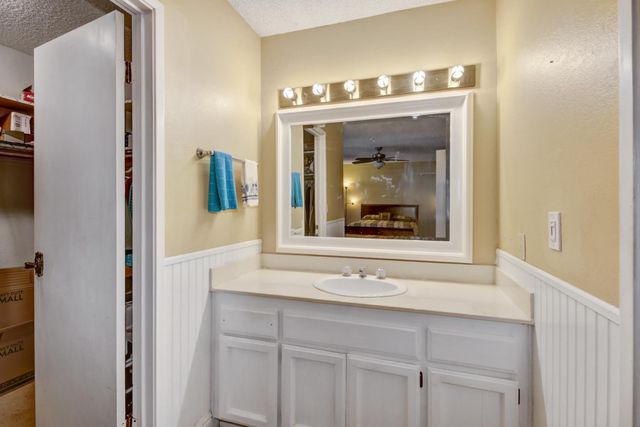 6600 Indian River Dr, Citrus Heights, CA 95621