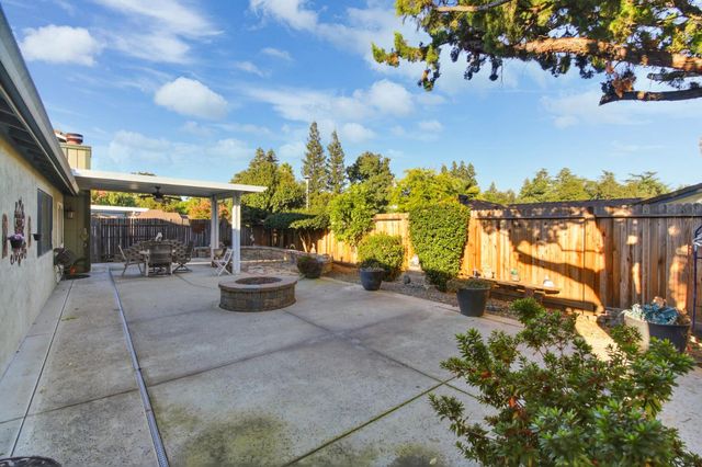 6600 Indian River Dr, Citrus Heights, CA 95621