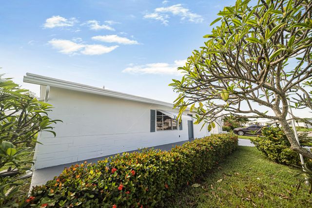 2106 Alfred Drive, Boynton Beach, FL 33426