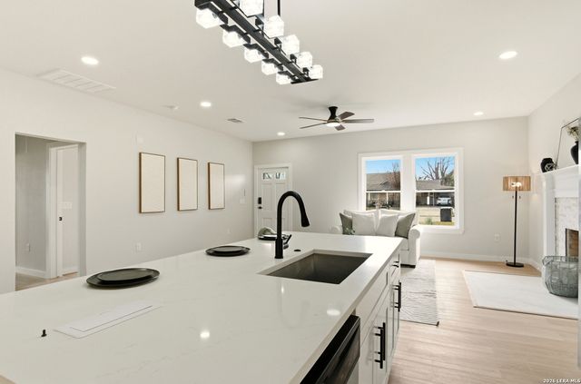 293 Lovera, San Antonio, TX 78212