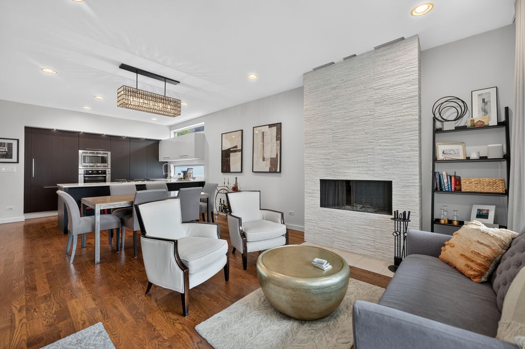 2012 W Shakespeare Avenue 1, Chicago, IL 60647 — photo 2