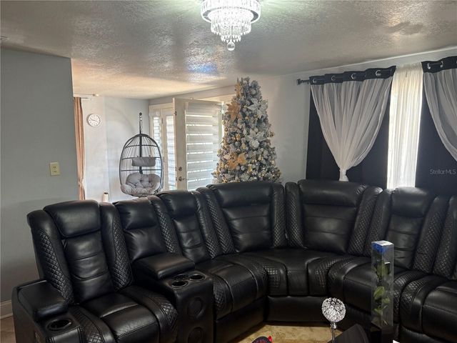 4540 W JEAN STREET, Tampa, FL 33614