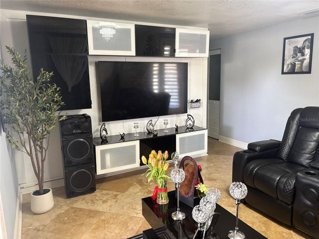 4540 W JEAN STREET, Tampa, FL 33614