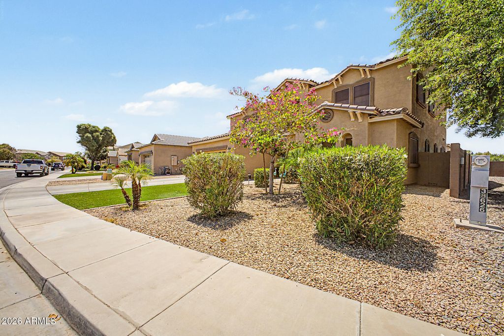 Image 3 of property listing at 38620 N TUMBLEWEED Lane, San Tan Valley, AZ 85140