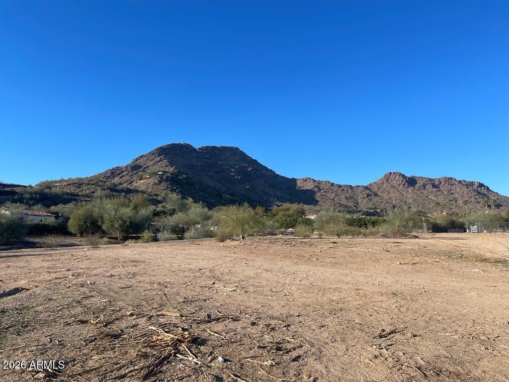 6123 E IRONWOOD Drive 11, Paradise Valley, AZ 85253